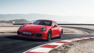 8. Porsche 911 Carrera GTS - Německá klasika se třemi číslicemi si našla cestu také mezi fotbalovou smetánku. Vzhledem k ostatním sportovním autům jde navíc o levnější model.