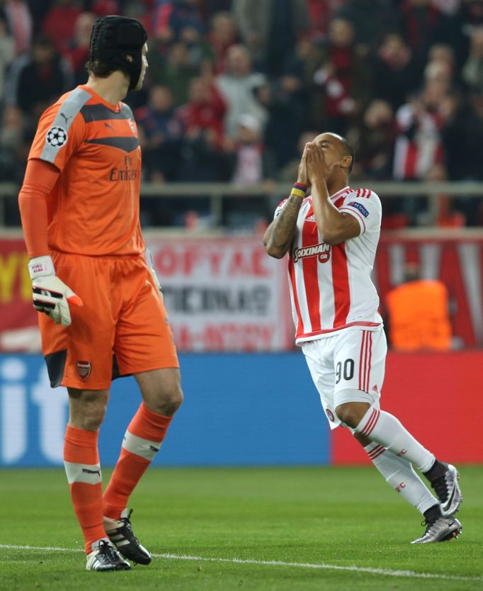 LM, Olympiakos -Arsenal:  Felipe Pardo - Petr Čech