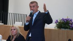 Předseda hnutí ANO Andrej Babiš na předvolební besedě v Praze 12 v květnu roku 2024