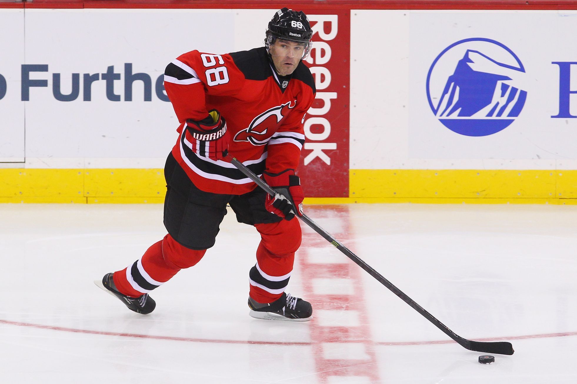 New Jersey Devils - Pittsburgh Penguins: Jaromír Jágr v akci
