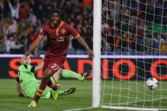 AS Řím vyloupil Fiorentinu a vede italskou ligu