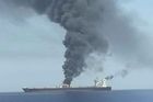 V Ománském zálivu hoří dva tankery. Podle posádek na ně někdo zaútočil
