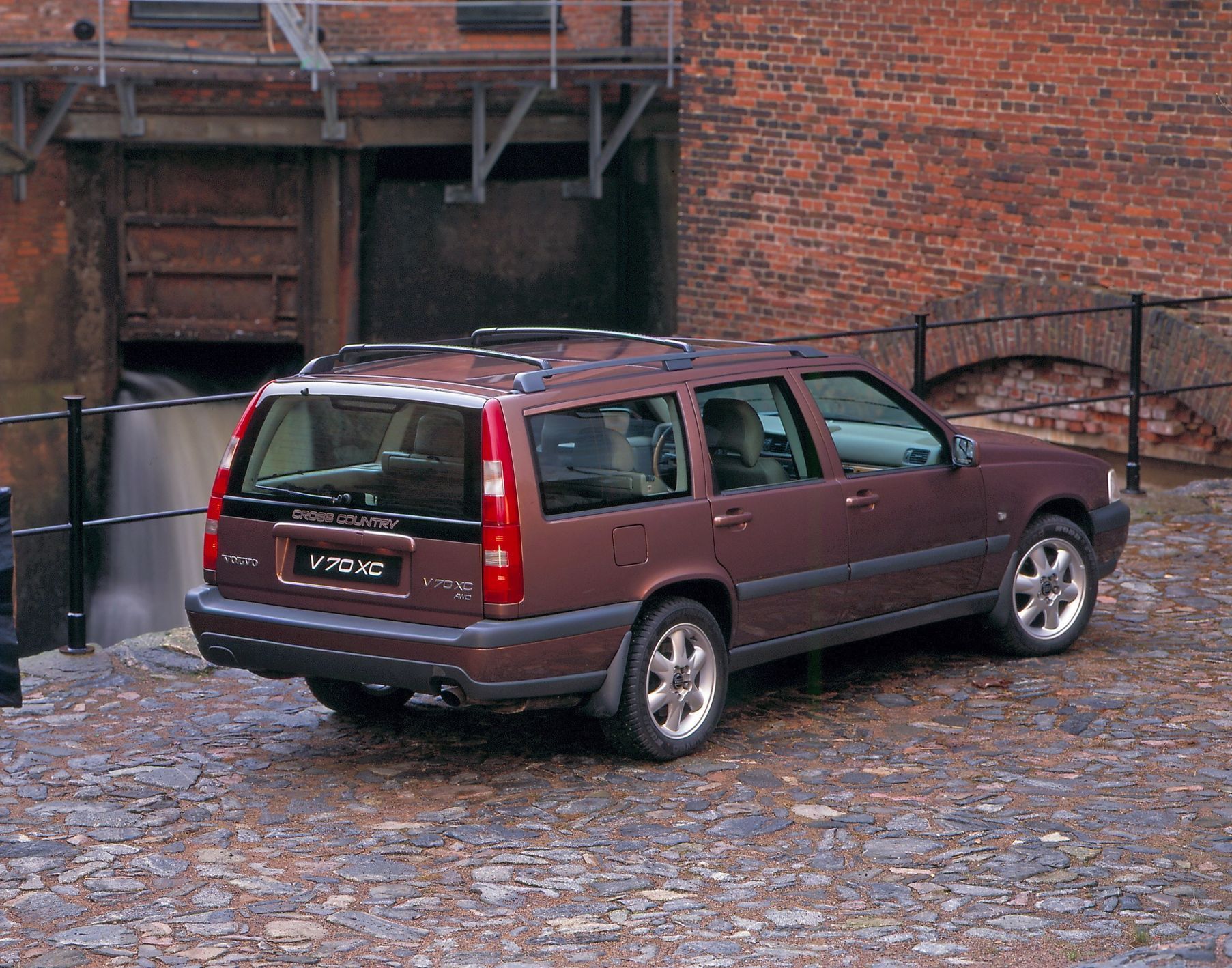 Volvo historie osobních aut