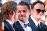 Brad Pitt, Leonardo DiCaprio a Quentin Tarantino.