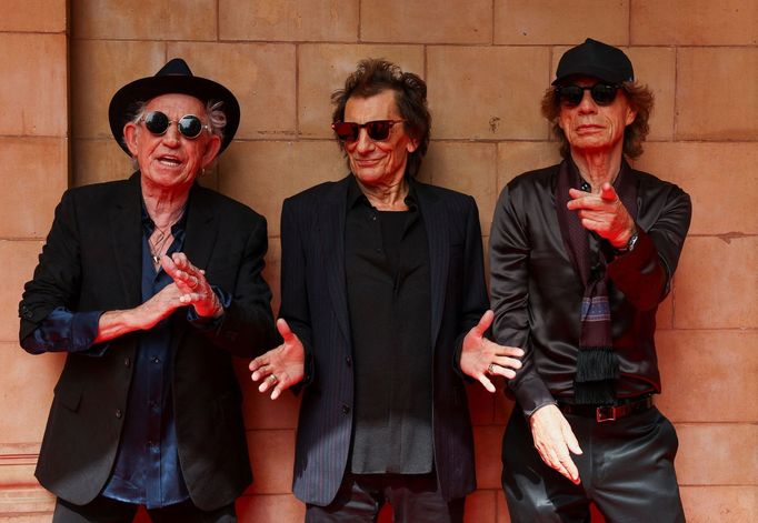 Keith Richards, Ronnie Wood a Mick Jagger při středečním představení nového alba The Rolling Stones.