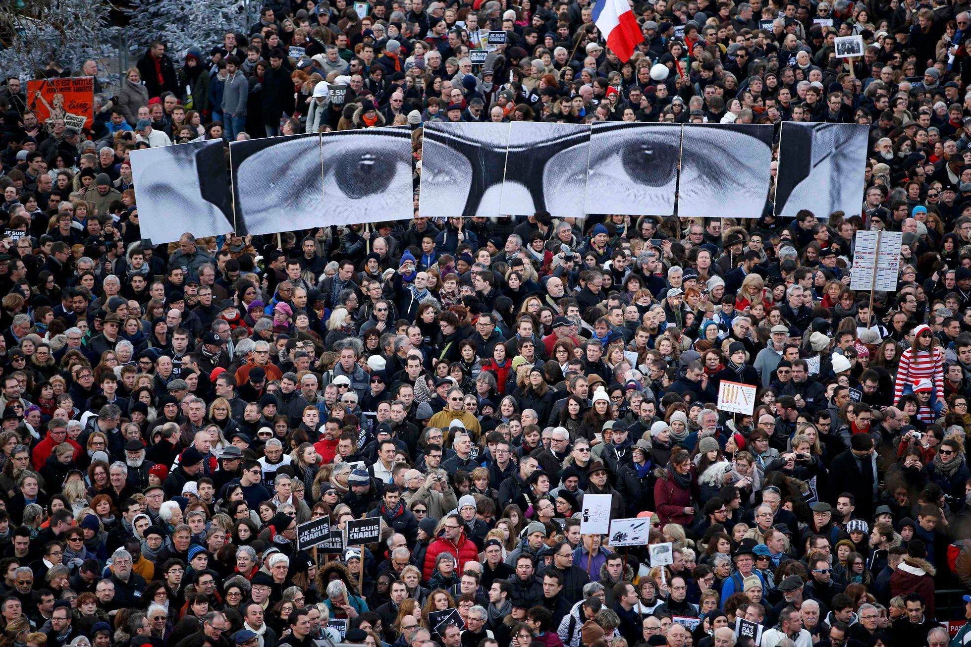 Hundreds of thousands of French citizens take part in a solidarity march (Marche Republicaine) in the streets of Paris
