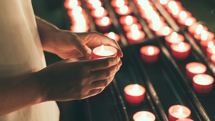 Je zlatá neděle, do Vánoc zbývají pouze dny. Lidé by měli chodit jen na nutné nákupy