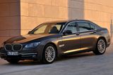 Aktuální provedení velké manažerské limuzíny BMW 7 je v nabídce bavorské automobilky již od roku 2008. Tento rok je tedy čas na střídání stráží.