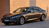 Aktuální provedení velké manažerské limuzíny BMW 7 je v nabídce bavorské automobilky již od roku 2008. Tento rok je tedy čas na střídání stráží.