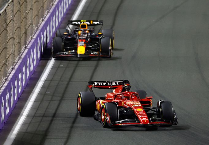 Charles Leclerc, Ferrari a Sergio Pérez, Red Bull ve VC Saúdské Arábie F1 2024