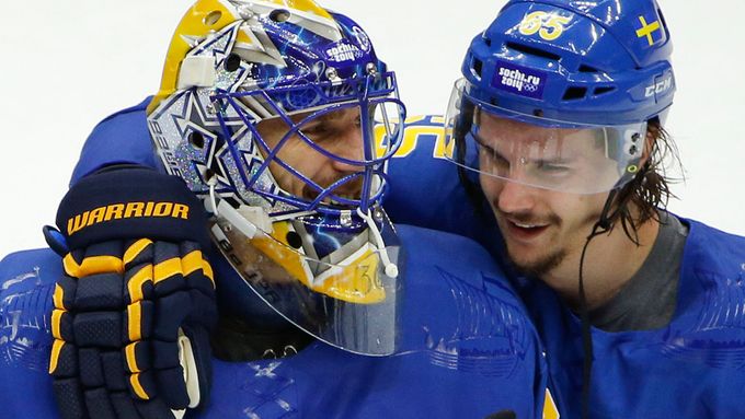 Henrik Lundqvist (vlevo) a Erik Karlsson patři k prvním kritikům neúčasti NHL na příští olympiádě.