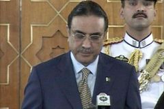 Pákistán má nového prezidenta. Vdovce po Bhuttové