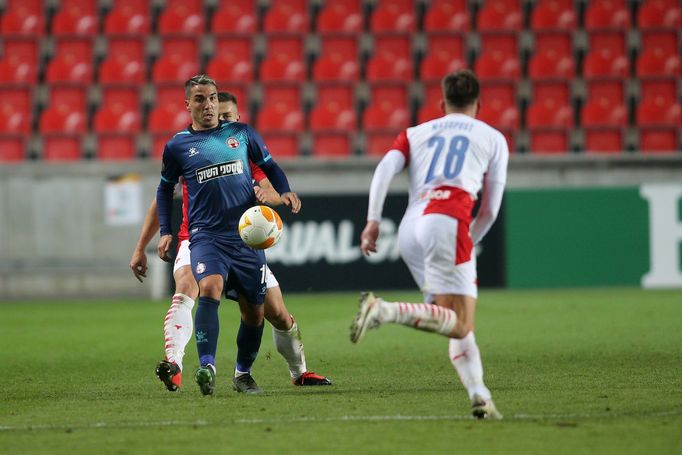 Tomáš Holeš v zápase Evropské ligy Slavia - Beer Ševa