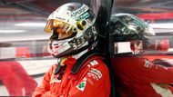 Naopak Sebstian Vettel měl o čem přemýšlet. Nejen, že hvězdu Ferrari dohnal rival ze Stříbrných šípů v počtu vyhraných singapurských Velkých cen (4), ale navíc má v hodnocení MS už 40bodový náskok.