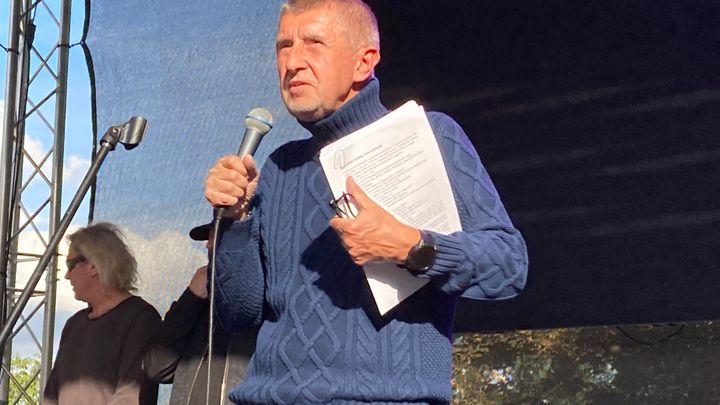 Babiš se znovu omluvil za slova o zaplacených demonstrantech, první omluva nestačila; Zdroj foto: Radek Bartoníček, Aktuálně.cz