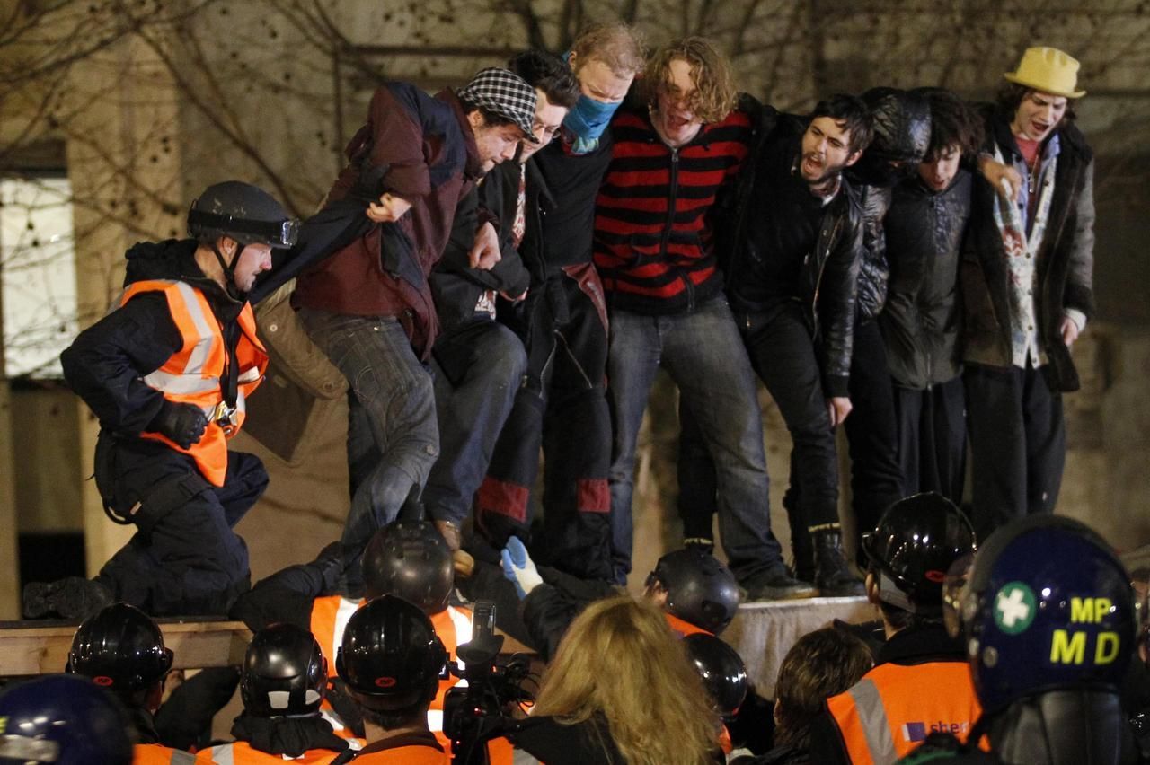Policie vyklidila tábor demonstrantů v centru Londýna
