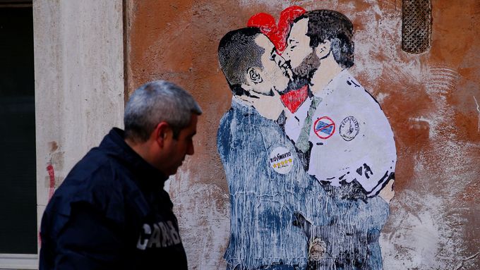 Na jedné zdi v Římě je k vidění tato kresba Mattea Salviniho a Luigiho di Maia.