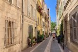 Uličky v centru Marseille jsou jedním z nejcharakterističtějších rysů města a dodávají mu jeho unikátní atmosféru.