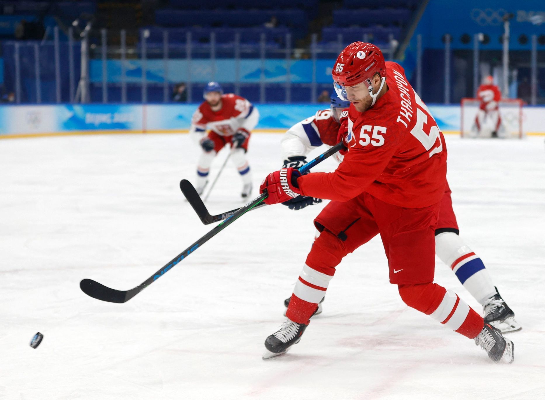 Vladimir Tkačev dává gól v zápase Česko - Rusko na ZOH 2022 v Pekingu