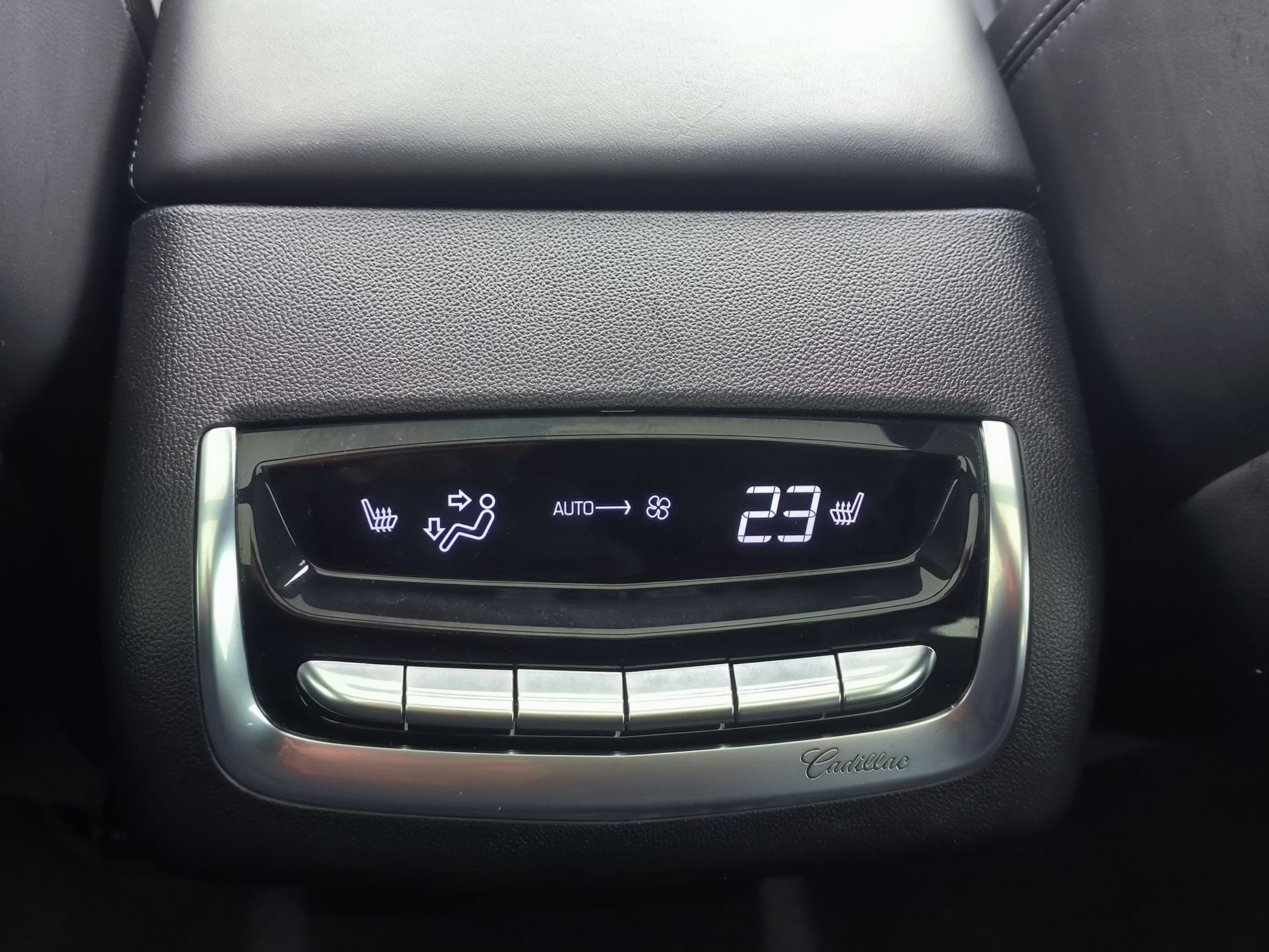 Cadillac XT6