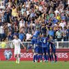 Fotbalisté Kosova slaví gól v zápase kvalifikace ME 2020 Kosovo - Česko.