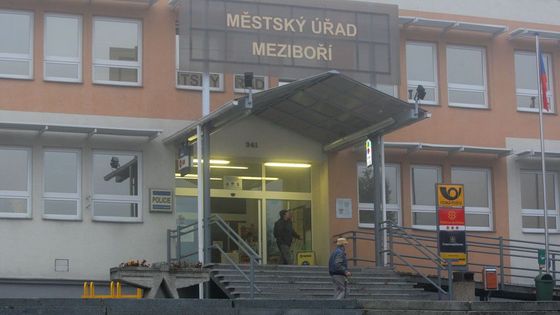 Volby v mlze: V Meziboří si museli najít náhradu za Věci veřejné