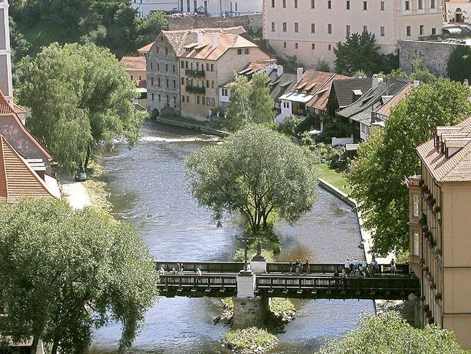 Pohled na stejné místo s odstupem jednoho roku.