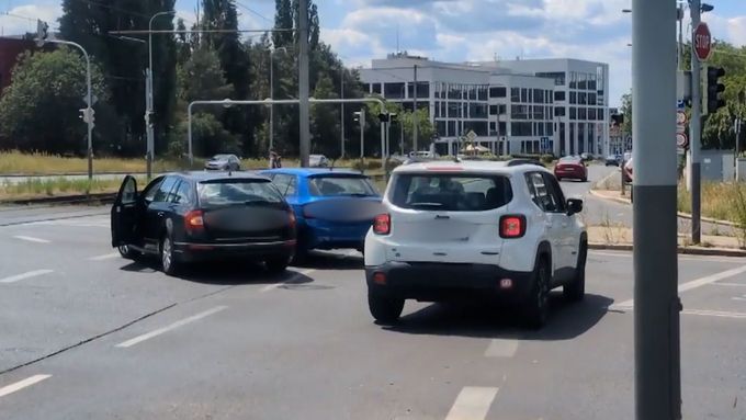 Blackout v pražských Modřanech, Hostivaři a Holešovicích.