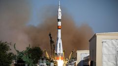 Start rakety Sojuz 2.1a z kosmodromu Bajkonur v Kazachstánu
