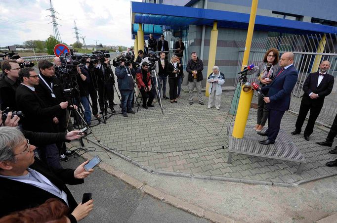 Ukraine's Energy Minister  Prodan and Slovak Economy Minister Malatinsky attend a news conference in the eastern Slovak town of Velke Kapusany. 15.4.2014