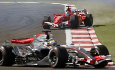 Juan Pablo Montoya a Felipe Massa