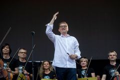 Karlovarští radní odvolali ředitele orchestru, šéfdirigent Kučera na protest odchází