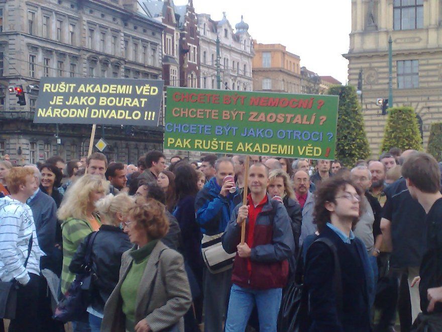 Demonstrace - Budoucnost není na prodej!