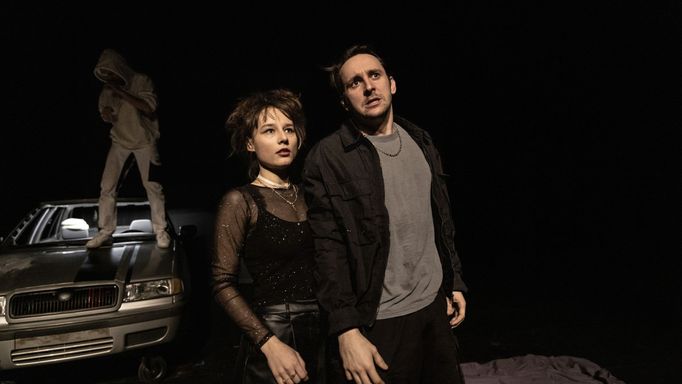 Štěpánka Todorová jako Gita a Petr Kult v roli Kochyho.