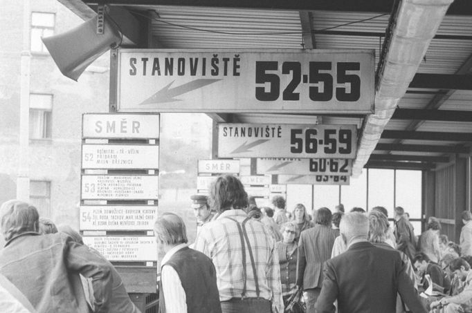 Autobusové nádraží Florenc, rok 1976.