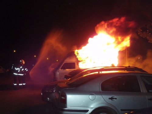 Požár aut v Brně-Bystrci