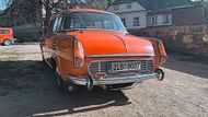 Škoda 1000 MB z roku 1964. Letos je tomuhle autu v původním stavu rovných šedesát let. Tento exemplář měl štěstí, že s ním oba jeho majitelé moc nejezdili.