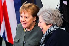 Mayová s Merkelovou řešila žádost o odklad brexitu. Rozhodne klíčový středeční summit