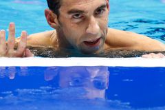 Phelps nemá dost. Vyhrál i krátkou polohovku a přidal do své sbírky 22. zlatou olympijskou medaili