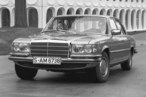 Co mají společného Tatra a Mercedes? Neuvěříte, jaká auta sdílejí světla nebo volant