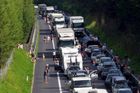 Krizový víkend na silnicích: Jedete na dovolenou? Pak se připravte na dlouhé kolony, varují Němci