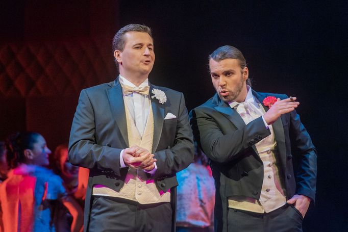 Josef Moravec jako Edwin Ronald a Michal Bragagnolo coby hrabě Boni Kancsianu.