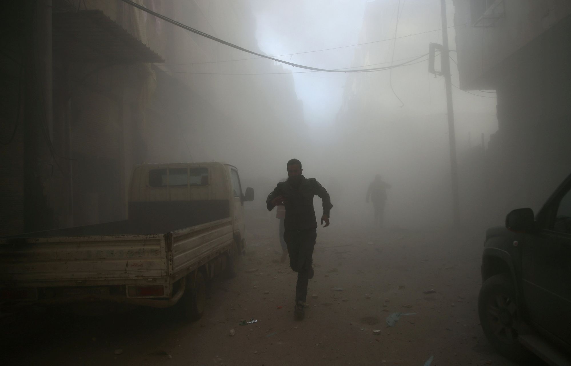Bombardování damašského předměstí Dúma.