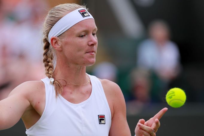 Kiki Bertensová ve třetím kole Wimbledonu 2019.