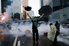 Hongkong: Čína přilévá olej do ohně zbytečně, míní znalkyně