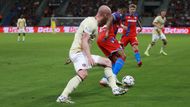 Sampson Dweh v zápase 4. předkola EL Plzeň - Heart of Midlothian