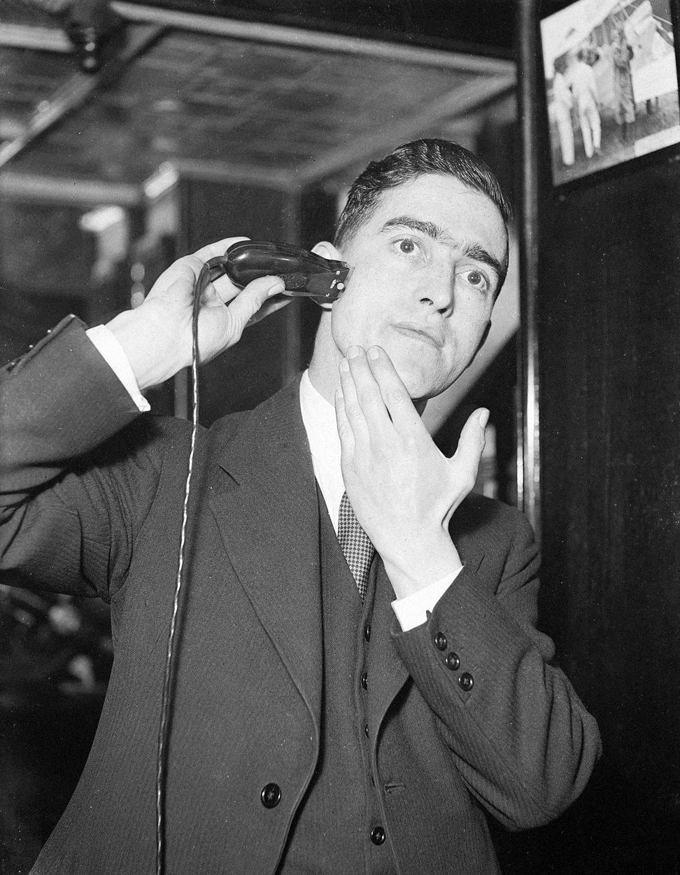 Jednorázové užití / Fotogalerie / Gillette / Před 120 lety požádal americký vynálezce King Camp Gillette o první patent na holicí strojek s vyměnitelnými čepelkami.