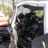 Při čelní srážce u Stříbra zemřeli oba řidiči