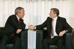Bush Evropě: Guantánamo rád zavřu