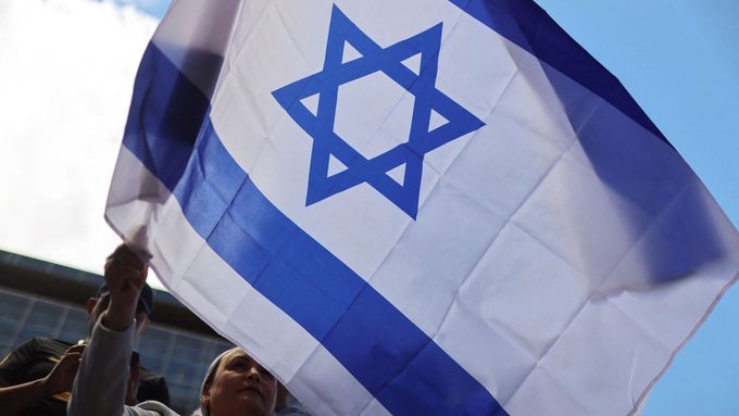 Během prvních čtyřiadvaceti hodin po útoku Hamásu vzrostly slovní útoky proti Židům o 530 procent, uvádí Izrael. 